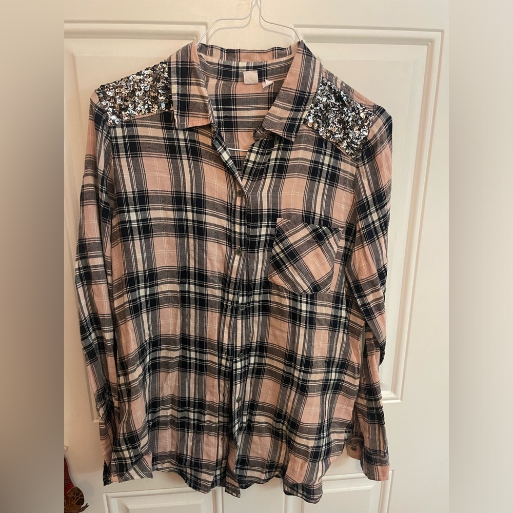Plaid shirt with sequins shoulders